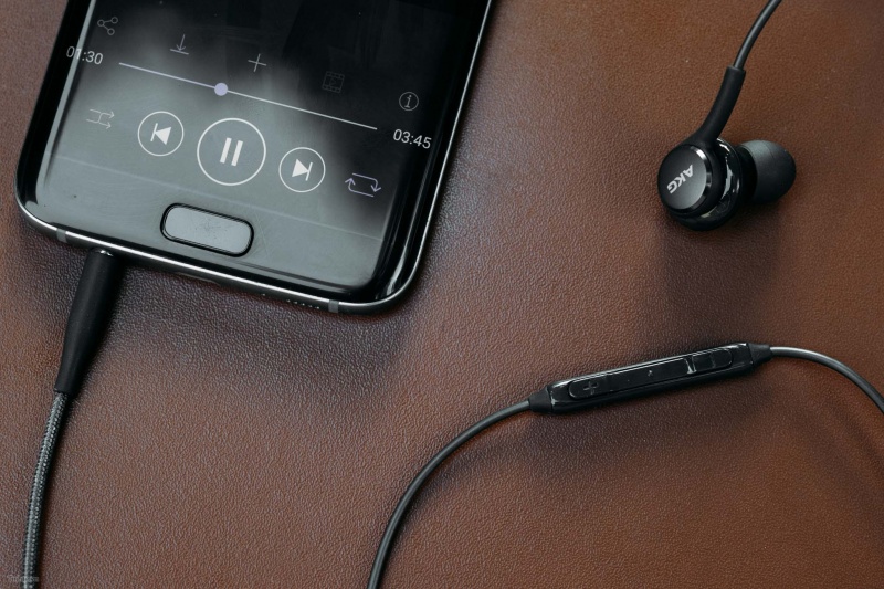 Tai nghe Samsung S8-AKG