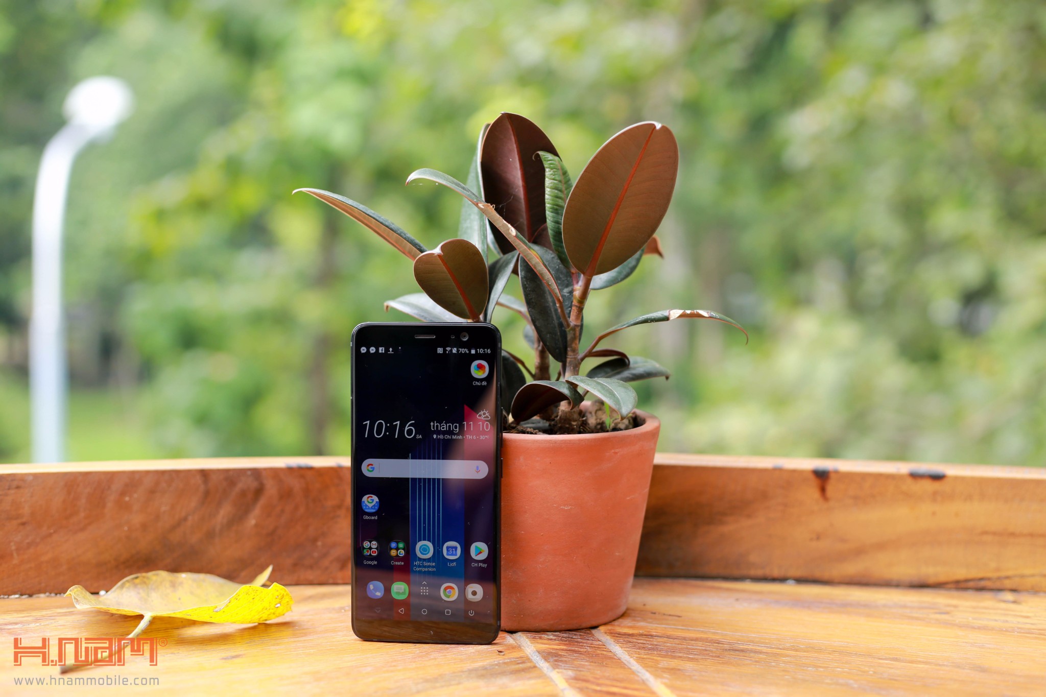 Trên tay và đánh giá nhanh HTC U11 Plus: Nối tiếp sự hoàn hảo hình 2