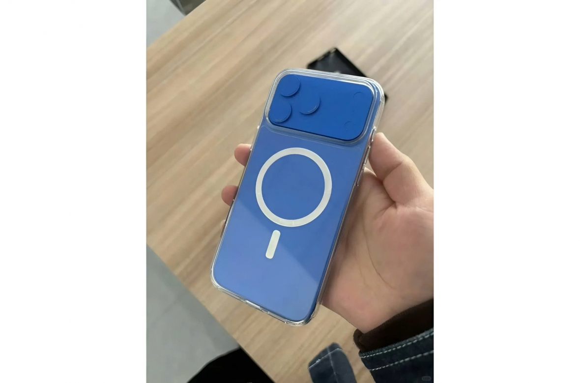 Ốp lưng iPhone 17 Pro Max LusiRoy8