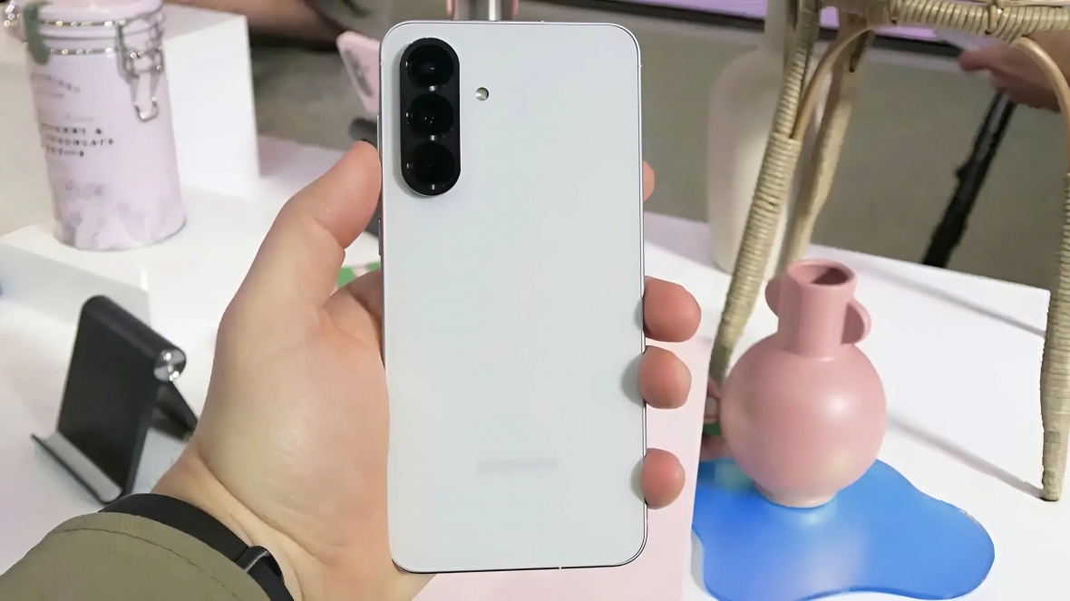 Galaxy A56 5G Trải Nghiệm Gần Flagship Giá Cực Mềm