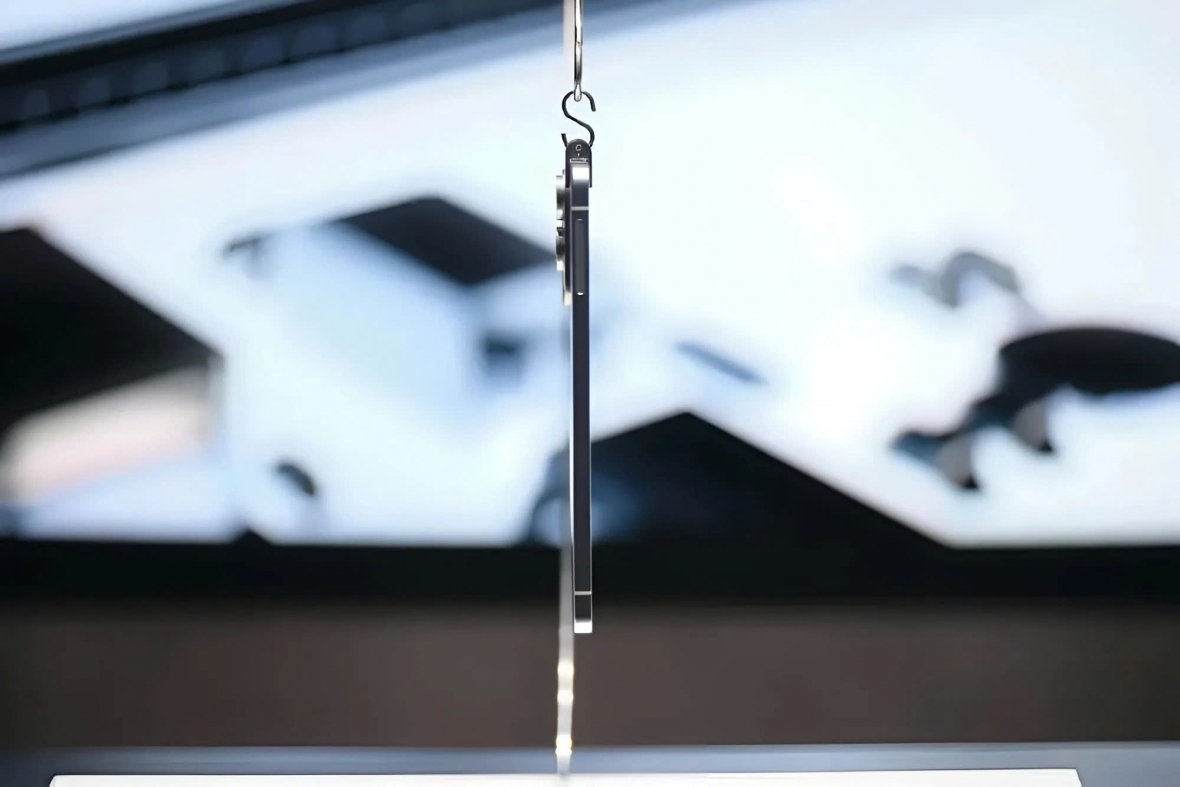 Galaxy S25 Edge sở hữu cụm camera kép