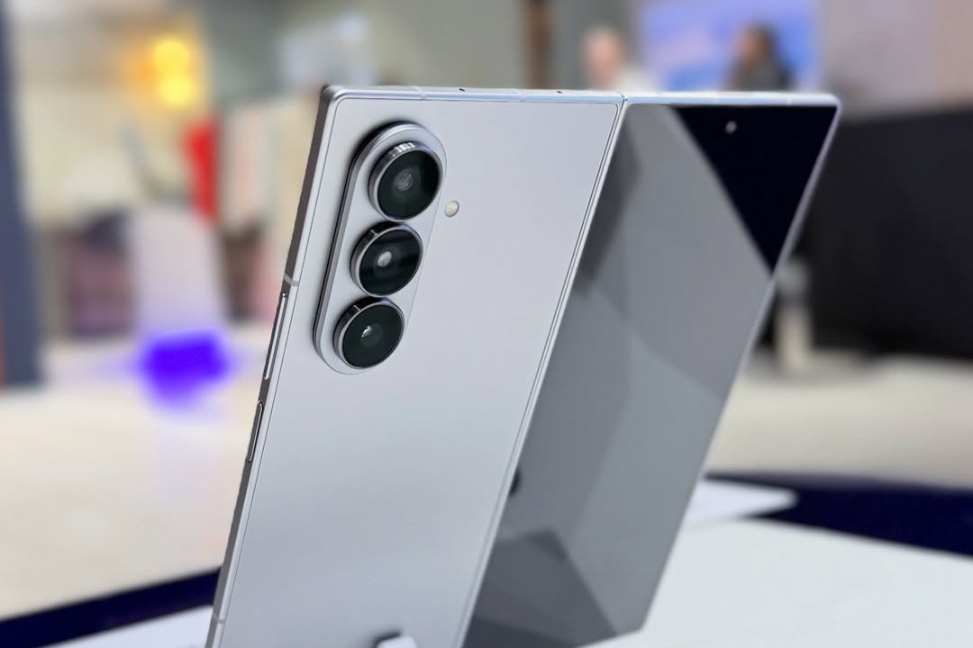Nếu từng thất vọng với cụm camera lặp lại trên Z Fold 5, bạn sẽ thích Fold 7