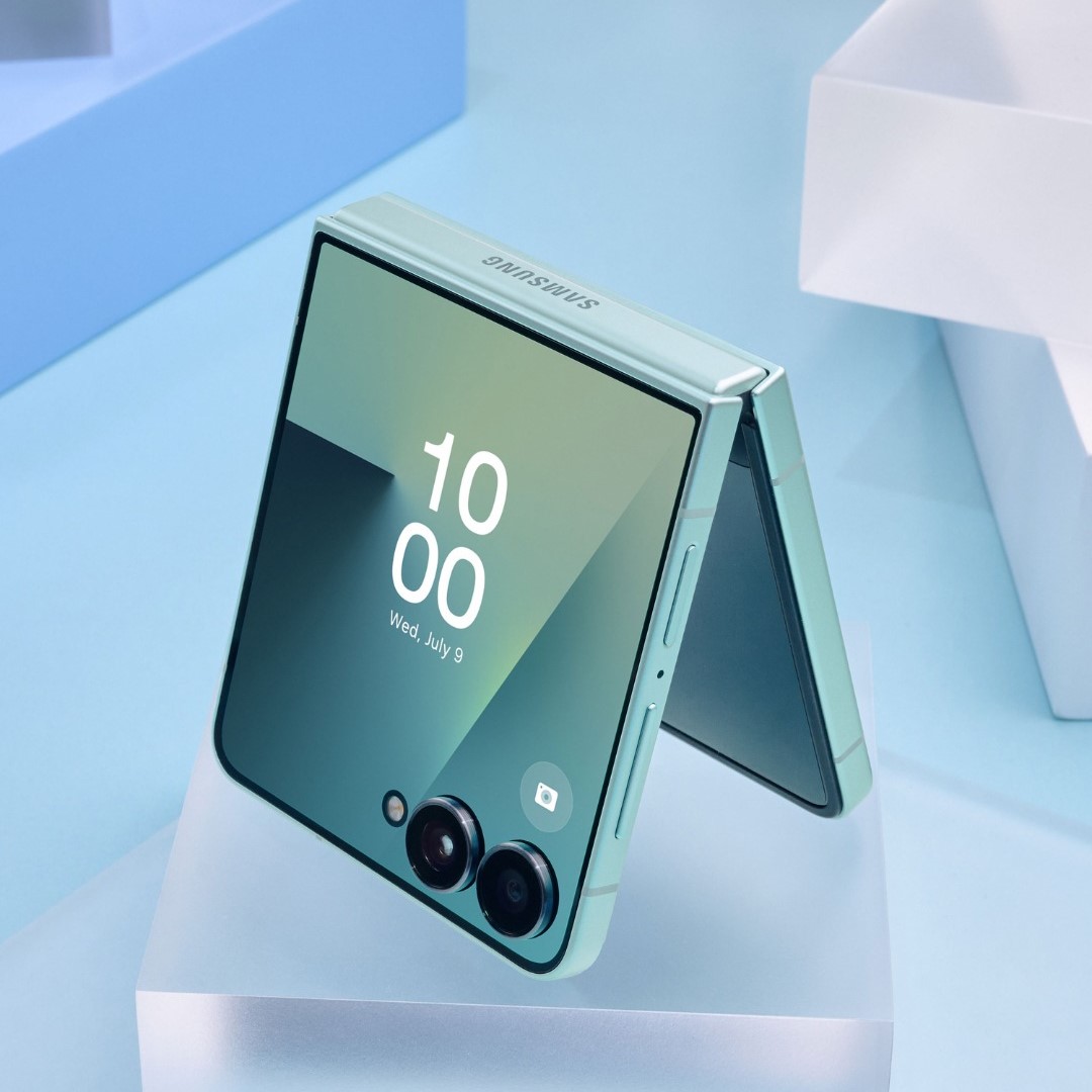 Samsung Galaxy Z Flip7 5G màn hình phụ lớn 4.1 inch