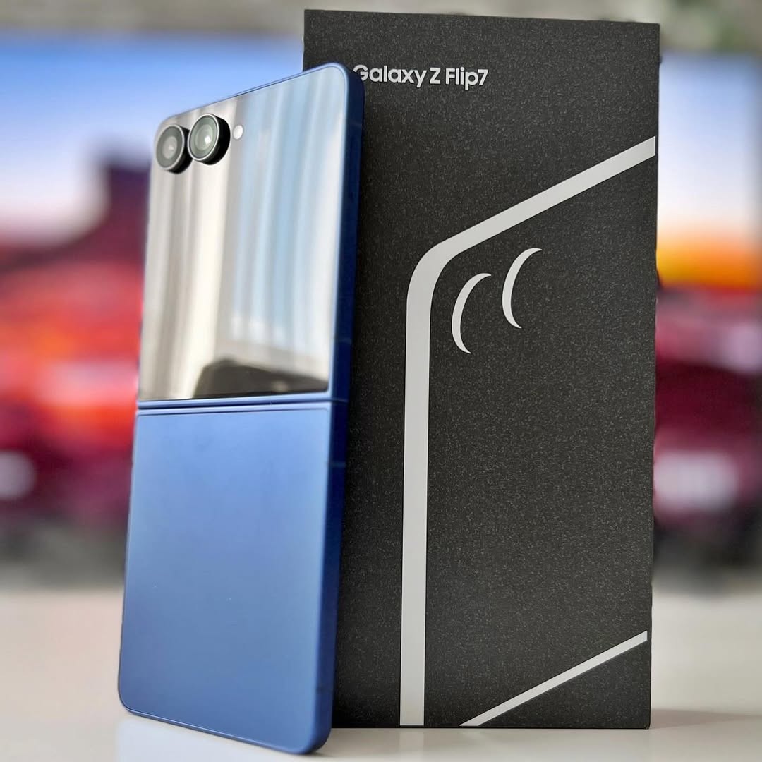Samsung Galaxy Z Flip7 5G cá nhân hóa với One UI 8