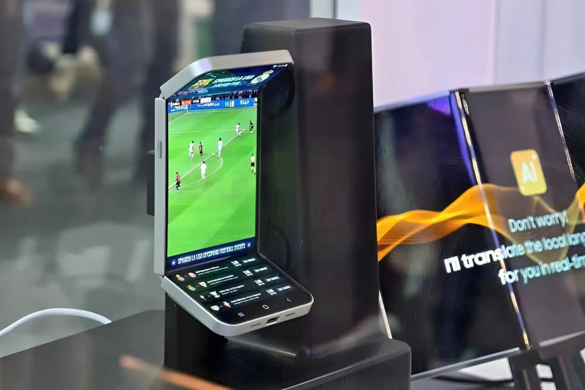 Smartphone Gập Cực Dị Tại MWC 2025