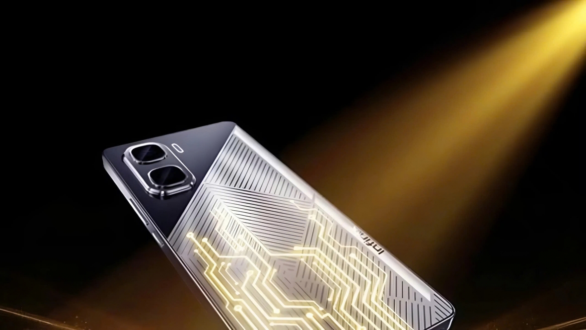 Smartphone tích hợp tấm pin mặt trời ở mặt lưng