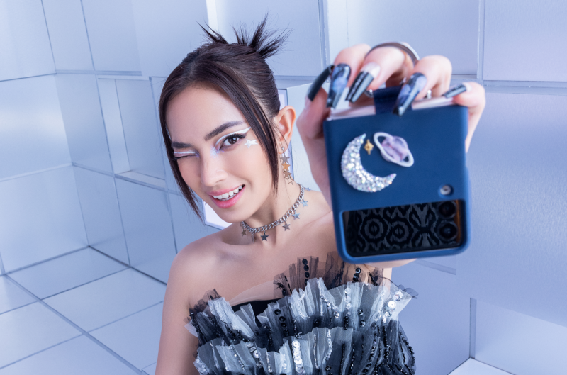Hệ thống ống kính chất lượng trên Galaxy Z Flip3 Flex Your Way