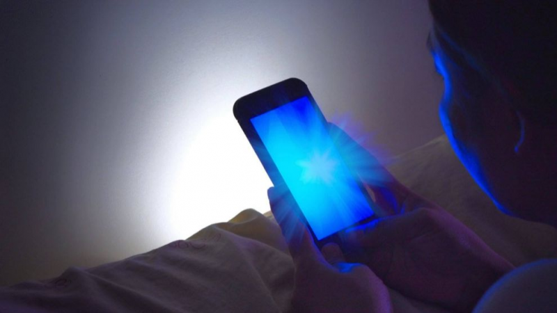 Cách chặn ánh sáng xanh trên iPhone