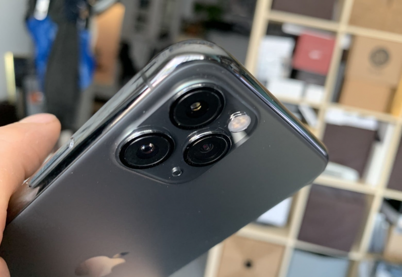khung viên iPhone 11 Pro Max cũ