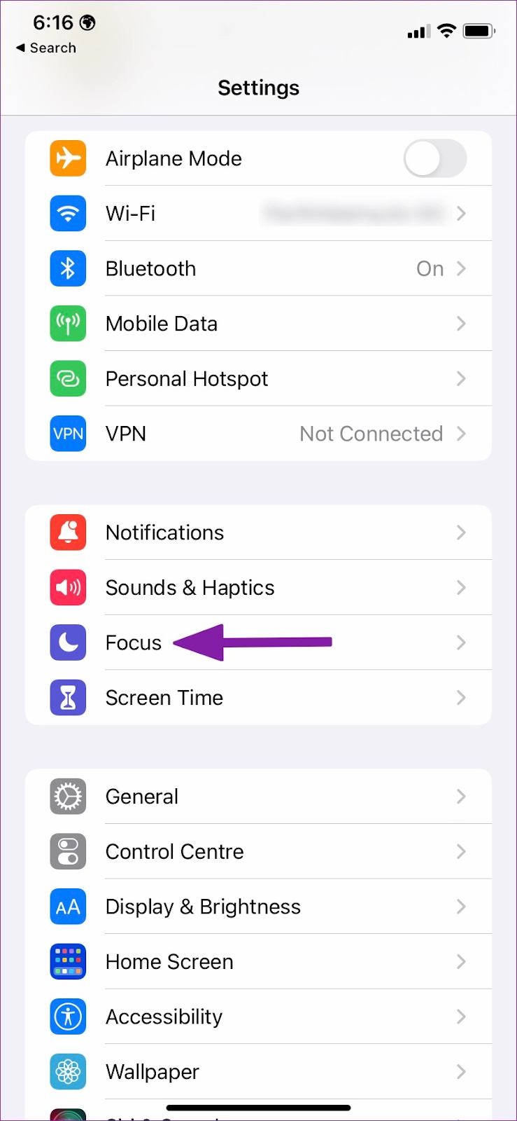 Thay đổi màn hình khóa tự động trên iPhone với iOS 16 sẽ giúp bạn có một trải nghiệm cá nhân hơn khi mở khóa điện thoại. Bạn có thể dễ dàng thay đổi hình nền và kiểu khóa màn hình, cùng với các tính năng khác, đảm bảo rằng màn hình khóa của bạn sẽ phù hợp với phong cách của bạn.