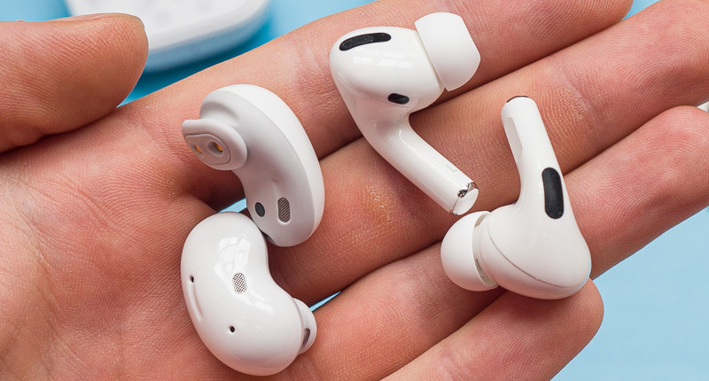 Galaxy Buds Live, AirPods Pro: Tận hưởng sự thoải mái và tự do cùng âm thanh chất lượng cao từ tai nghe không dây hàng đầu như Galaxy Buds Live và AirPods Pro. Xem hình liên quan để biết thêm về tai nghe đầy sức hút này!