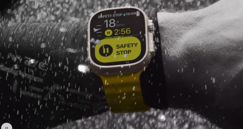 Apple Watch Ultra chính thức ra mắt: Kích thước to, hỗ trợ lặn giá khoảng 799 đô
