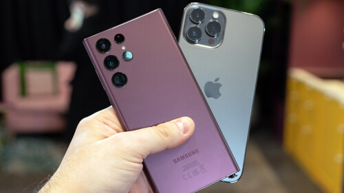 hnammobile - So sánh Samsung Galaxy S22 Ultra và Apple iPhone 13 Pro Max, ai hơn ai? - 1