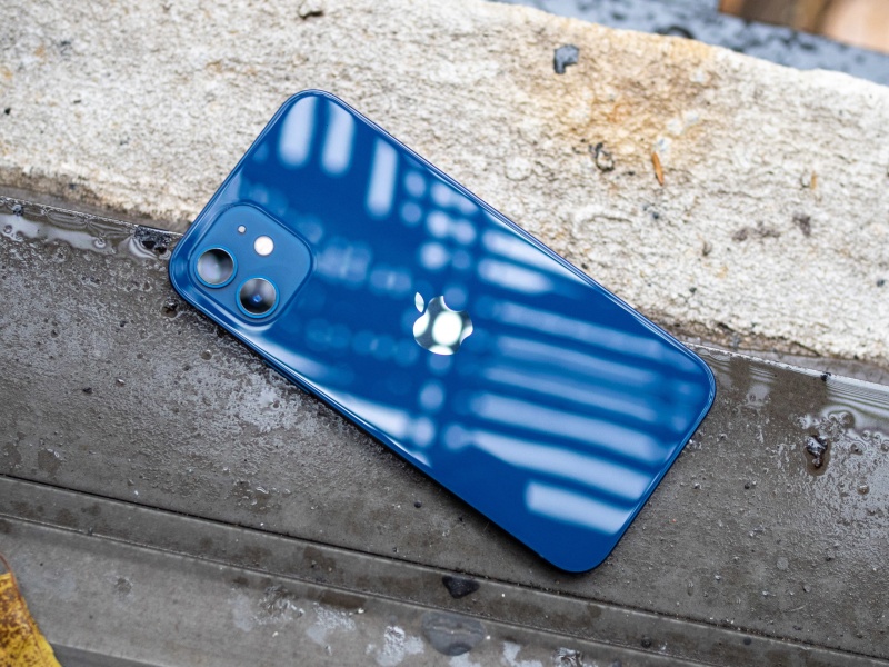 thiết kế iPhone 12 cũ