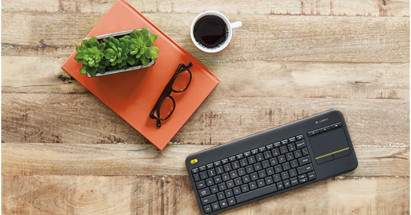 Bàn Phím Không Dây Logitech Touchpad K400 Plus