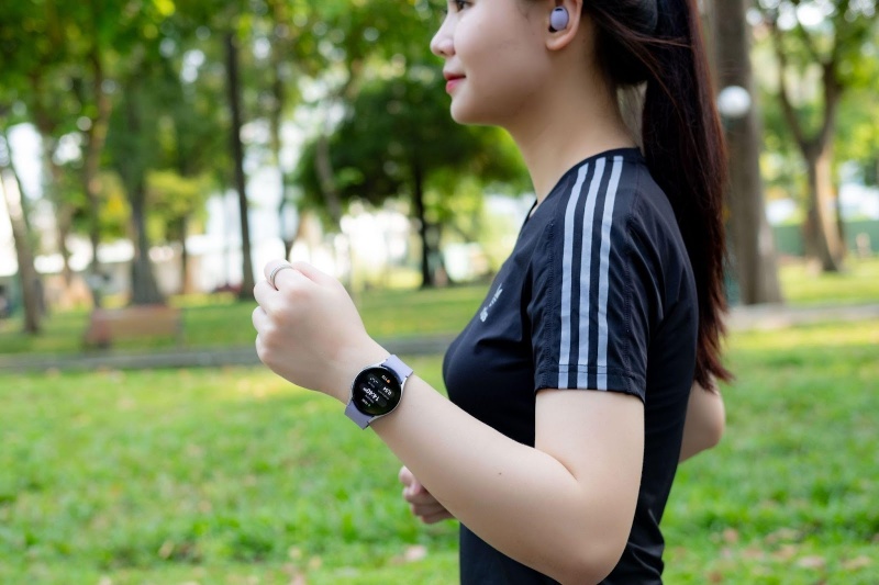 Bạn có thể “cân đẹp” deadline nhưng vẫn sống khỏe khi có 1 trong 2 sản phẩm Galaxy Watch5 | Watch5 Pro