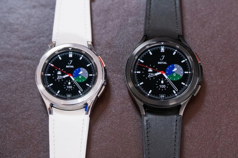 Hai phiên bản của Samsung Galaxy Watch 4 Classic