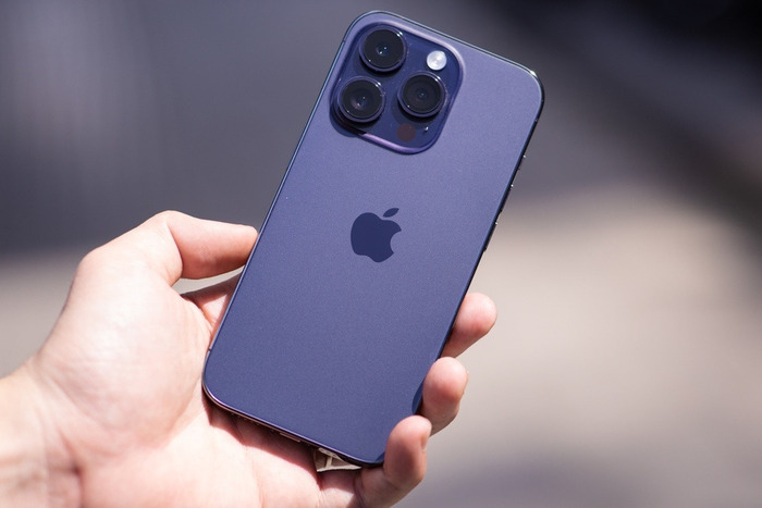 iPhone 14 Pro 1TB Deep Purple - một trong những chiếc điện thoại thông minh cao cấp đáng mua nhất hiện nay