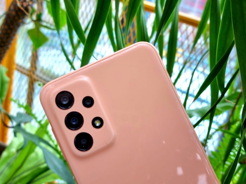 Vẫn sở hữu bộ 4 camera tiện lợi đặc trưng của dòng Galaxy A