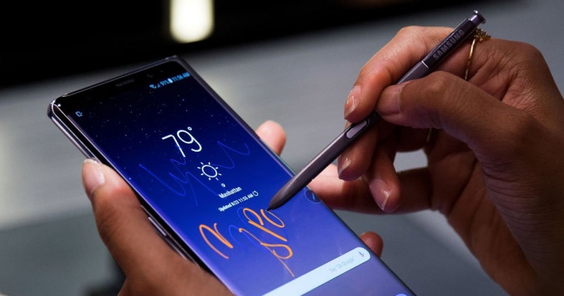 Đập hộp Galaxy Note8 chính hãng tại Việt Nam