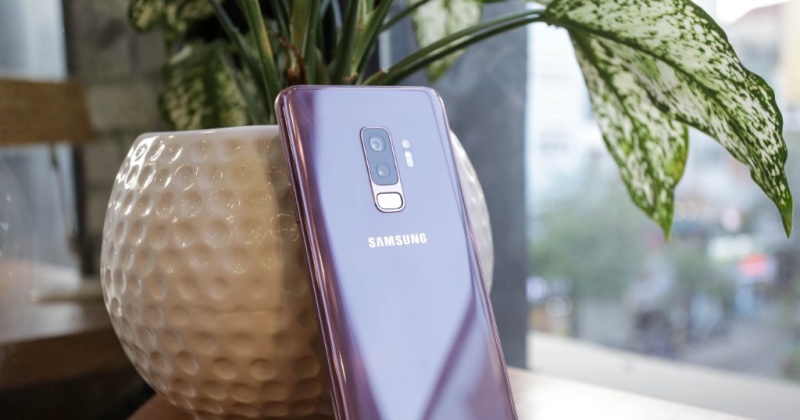 Đập hộp Galaxy S9+ chính hãng tại Việt Nam màu Tím tử đinh hương