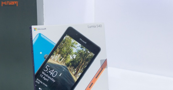 Đập hộp Lumia 540 giá rẻ của Microsoft.