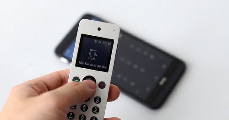 HTC Mini+ phụ kiện không dây đa năng cho smartphone