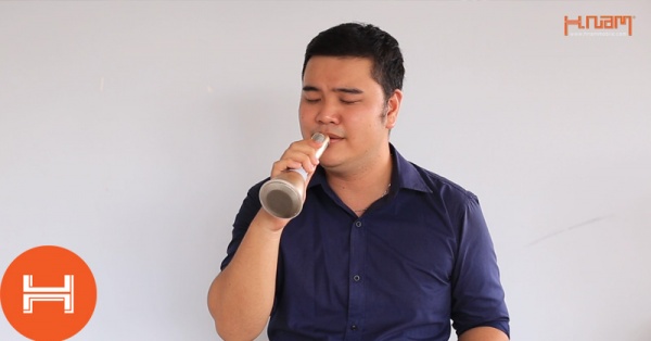 Micro Karaoke kiêm loa vô cùng bá đạo!
