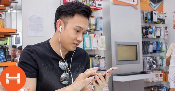 Phỏng vấn ca sĩ Dương Triệu Vũ về iPhone 7 Plus.