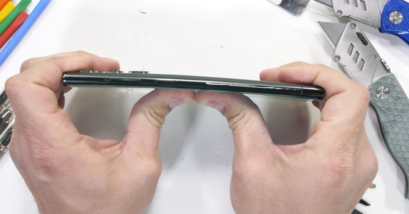Samsung Galaxy S22 Ultra  thể hiện độ bền cực ấn tượng trong bài kiểm tra mới đây