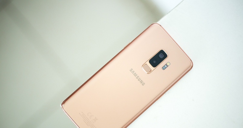 Trên tay Galaxy S9+ phiên bản Hoàng Kim chính hãng Việt Nam