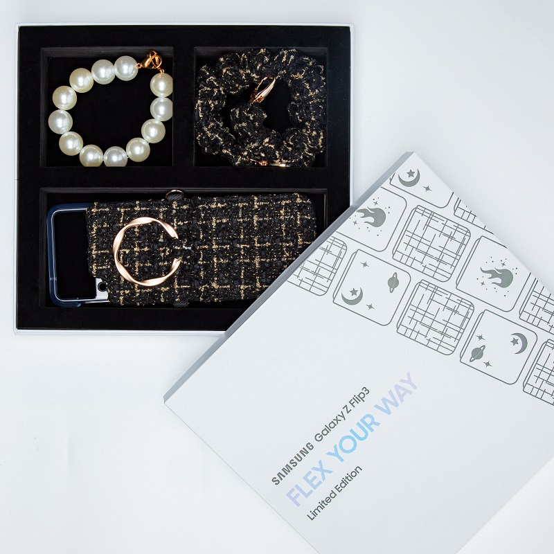 Hộp kèm bộ phụ kiện Flip3 Flex Your Way Limited Edition