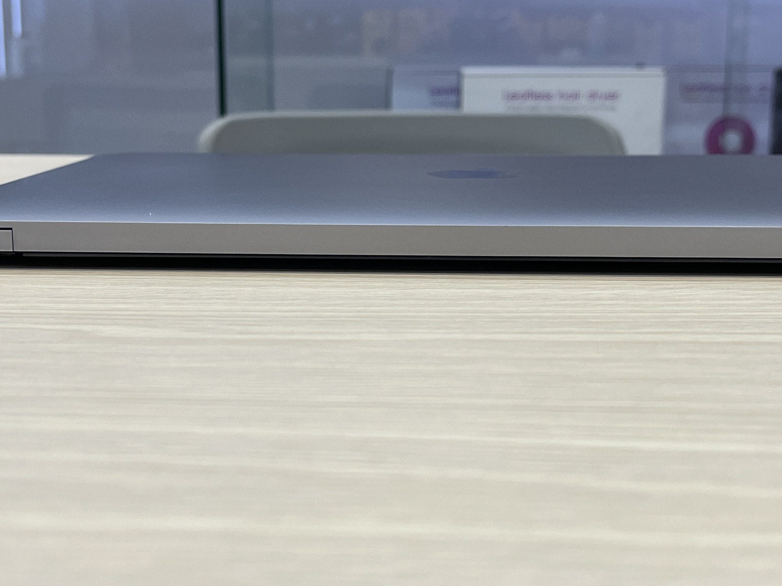 MacBook Pro 13 inch Touch Bar 2019 MV962 256GB cũ 97%