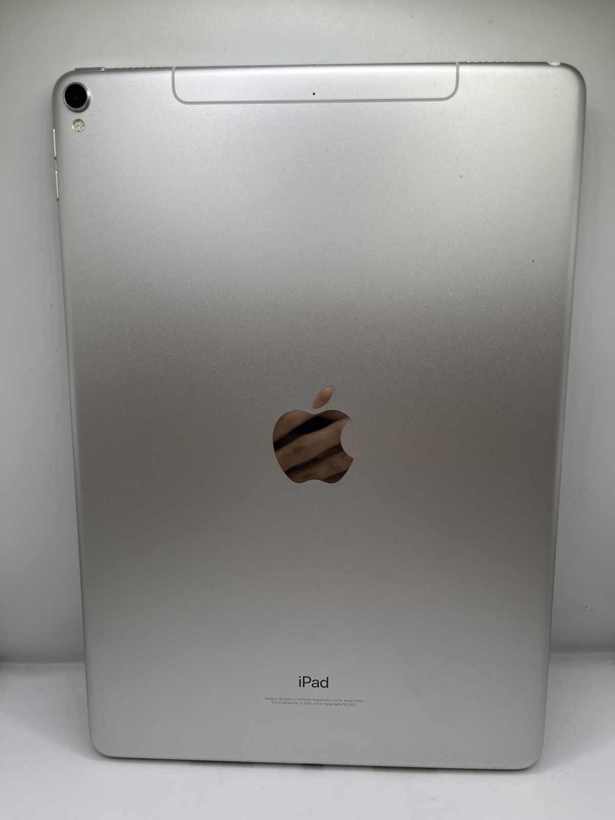 Apple iPad Pro 10.5 Cellular 64Gb cũ 98% JA Chỉ có 1 máy