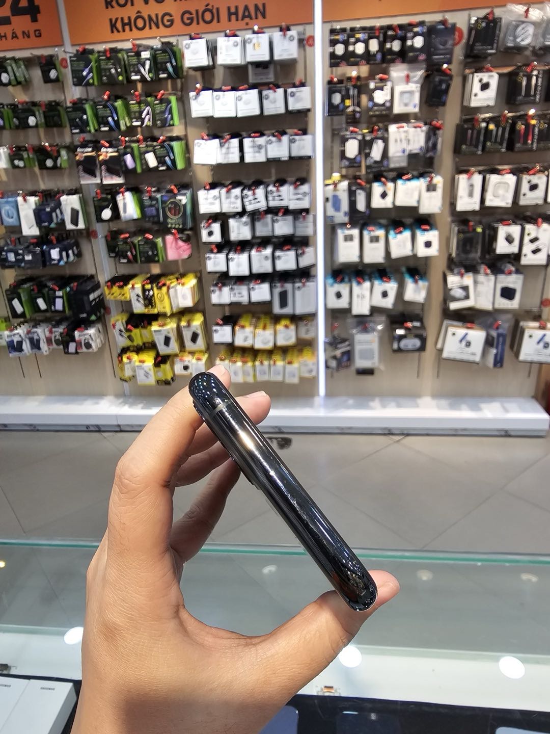 Apple iPhone 11 Pro 1 Sim 256GB cũ 98% LL/A Trần Quang Khải